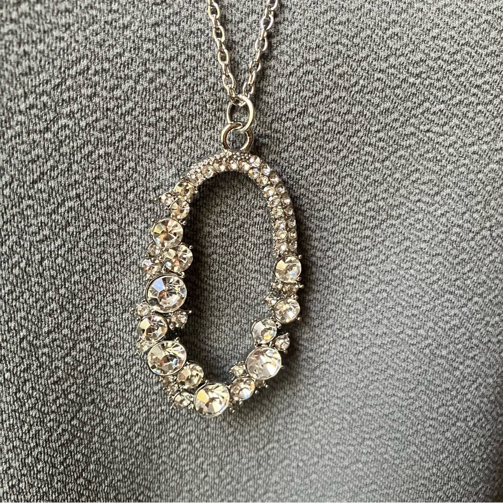 Oval crystal rhinestone pendant necklace